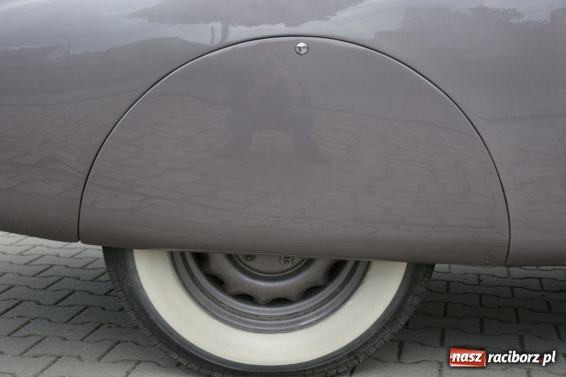 Zdjęcie w galerii na portalu naszraciborz.pl: Kochajcie oldtimery! Czar starych samochodów w Krzyżanowicach [FOTO]  wiadomości z regionu