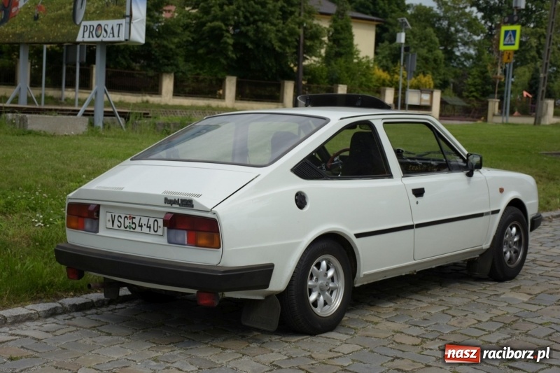 Zdjęcie w galerii na portalu naszraciborz.pl: Kochajcie oldtimery! Czar starych samochodów w Krzyżanowicach [FOTO]  wiadomości z regionu