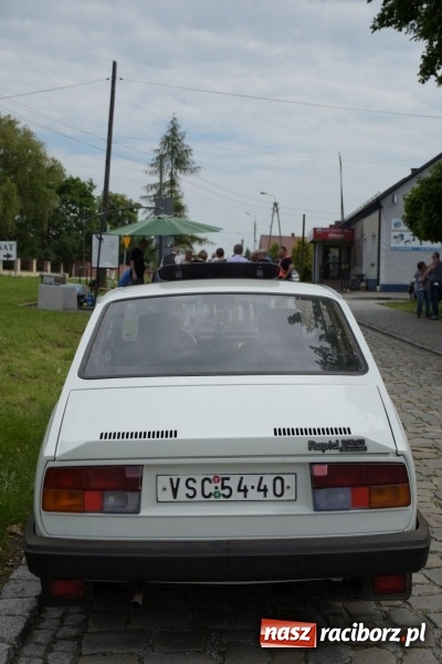 Zdjęcie w galerii na portalu naszraciborz.pl: Kochajcie oldtimery! Czar starych samochodów w Krzyżanowicach [FOTO]  wiadomości z regionu