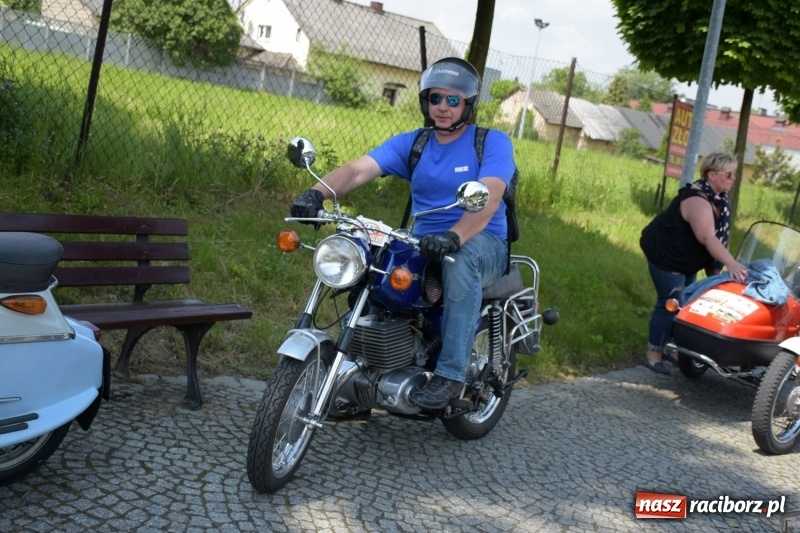 Zdjęcie w galerii na portalu naszraciborz.pl: Kochajcie oldtimery! Czar starych samochodów w Krzyżanowicach [FOTO]  wiadomości z regionu