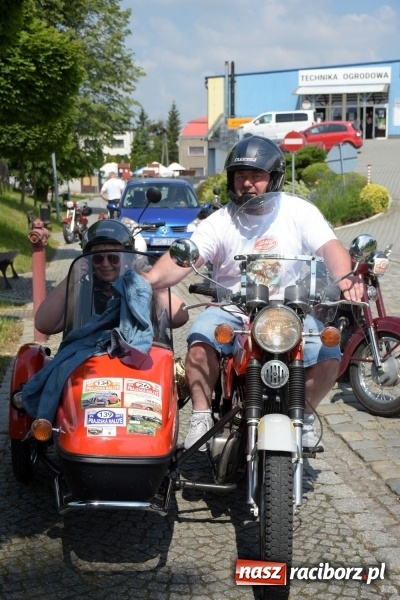 Zdjęcie w galerii na portalu naszraciborz.pl: Kochajcie oldtimery! Czar starych samochodów w Krzyżanowicach [FOTO]  wiadomości z regionu