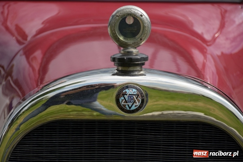 Zdjęcie w galerii na portalu naszraciborz.pl: Kochajcie oldtimery! Czar starych samochodów w Krzyżanowicach [FOTO]  wiadomości z regionu