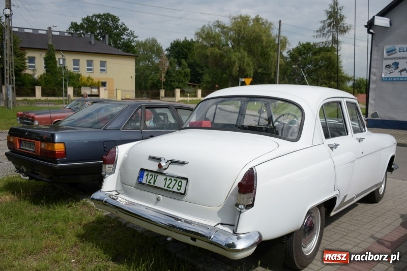 Zdjęcie w galerii na portalu naszraciborz.pl: Kochajcie oldtimery! Czar starych samochodów w Krzyżanowicach [FOTO]  wiadomości z regionu