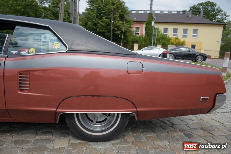 Zdjęcie w galerii na portalu naszraciborz.pl: Kochajcie oldtimery! Czar starych samochodów w Krzyżanowicach [FOTO]  wiadomości z regionu