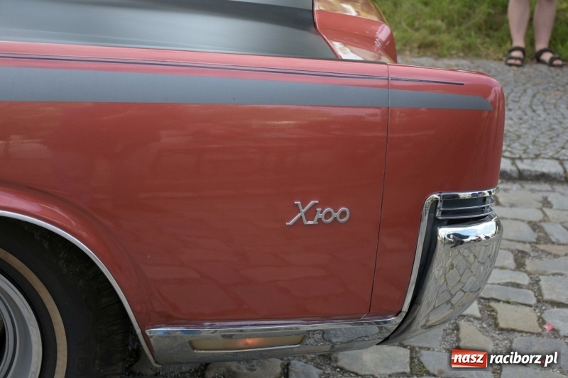 Zdjęcie w galerii na portalu naszraciborz.pl: Kochajcie oldtimery! Czar starych samochodów w Krzyżanowicach [FOTO]  wiadomości z regionu