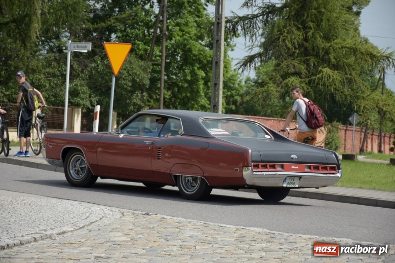 Zdjęcie w galerii na portalu naszraciborz.pl: Kochajcie oldtimery! Czar starych samochodów w Krzyżanowicach [FOTO]  wiadomości z regionu