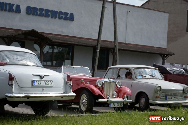 Zdjęcie w galerii na portalu naszraciborz.pl: Kochajcie oldtimery! Czar starych samochodów w Krzyżanowicach [FOTO]  wiadomości z regionu
