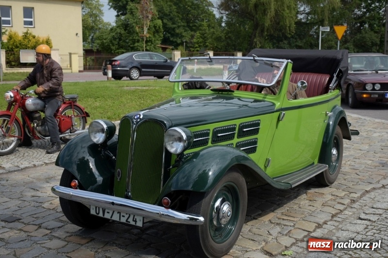 Zdjęcie w galerii na portalu naszraciborz.pl: Kochajcie oldtimery! Czar starych samochodów w Krzyżanowicach [FOTO]  wiadomości z regionu