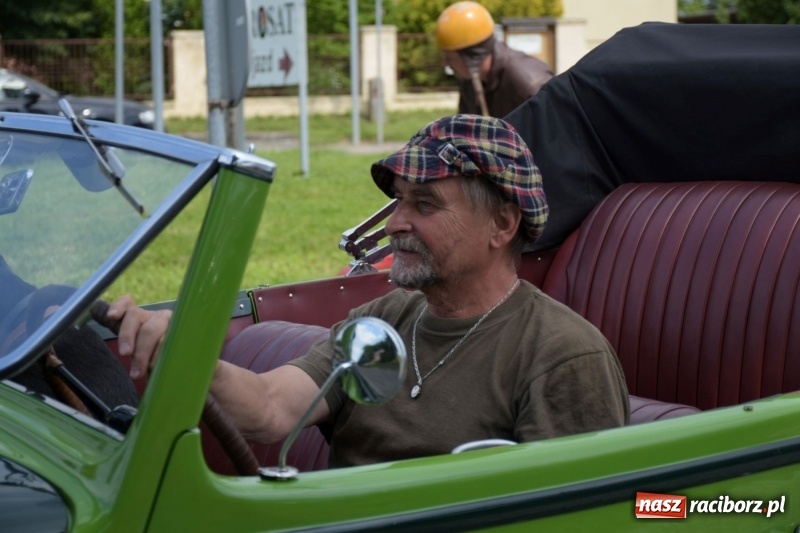 Zdjęcie w galerii na portalu naszraciborz.pl: Kochajcie oldtimery! Czar starych samochodów w Krzyżanowicach [FOTO]  wiadomości z regionu