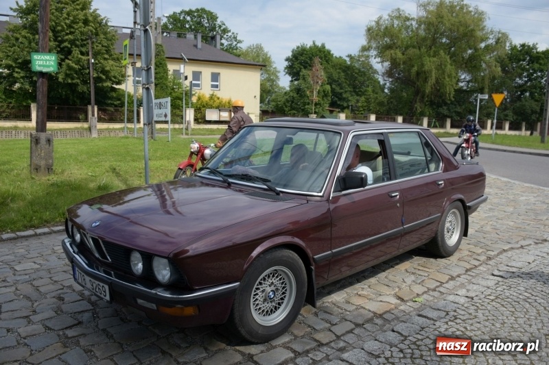 Zdjęcie w galerii na portalu naszraciborz.pl: Kochajcie oldtimery! Czar starych samochodów w Krzyżanowicach [FOTO]  wiadomości z regionu