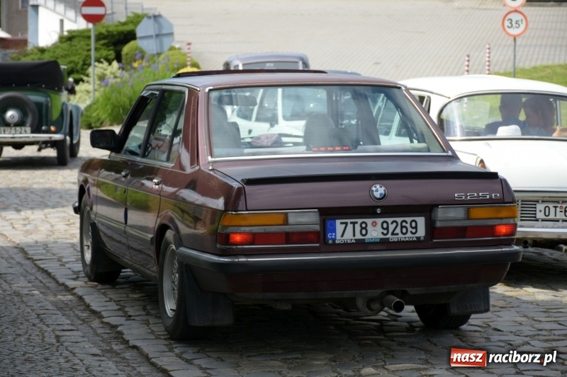 Zdjęcie w galerii na portalu naszraciborz.pl: Kochajcie oldtimery! Czar starych samochodów w Krzyżanowicach [FOTO]  wiadomości z regionu
