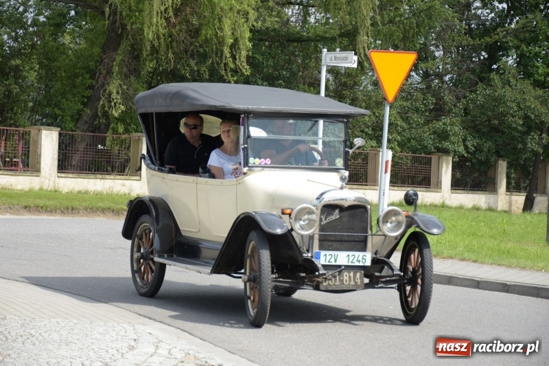 Zdjęcie w galerii na portalu naszraciborz.pl: Kochajcie oldtimery! Czar starych samochodów w Krzyżanowicach [FOTO]  wiadomości z regionu