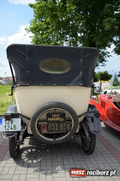 Zdjęcie w galerii na portalu naszraciborz.pl: Kochajcie oldtimery! Czar starych samochodów w Krzyżanowicach [FOTO]  wiadomości z regionu