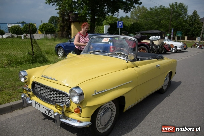 Zdjęcie w galerii na portalu naszraciborz.pl: Kochajcie oldtimery! Czar starych samochodów w Krzyżanowicach [FOTO]  wiadomości z regionu