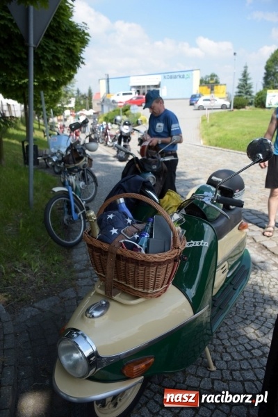 Zdjęcie w galerii na portalu naszraciborz.pl: Kochajcie oldtimery! Czar starych samochodów w Krzyżanowicach [FOTO]  wiadomości z regionu