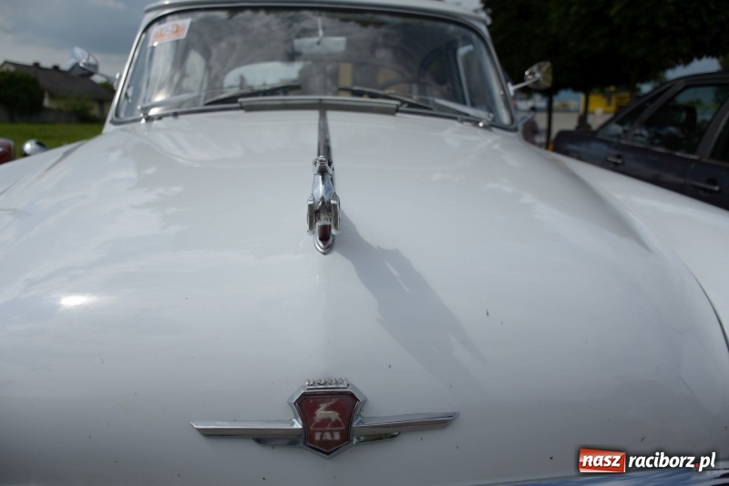 Zdjęcie w galerii na portalu naszraciborz.pl: Kochajcie oldtimery! Czar starych samochodów w Krzyżanowicach [FOTO]  wiadomości z regionu