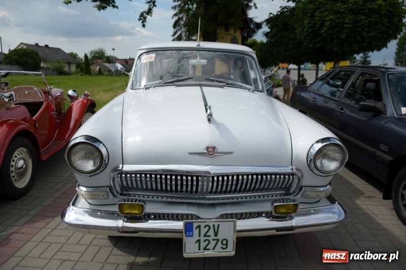 Zdjęcie w galerii na portalu naszraciborz.pl: Kochajcie oldtimery! Czar starych samochodów w Krzyżanowicach [FOTO]  wiadomości z regionu