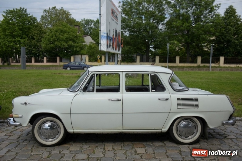 Zdjęcie w galerii na portalu naszraciborz.pl: Kochajcie oldtimery! Czar starych samochodów w Krzyżanowicach [FOTO]  wiadomości z regionu