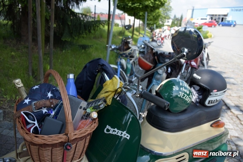 Zdjęcie w galerii na portalu naszraciborz.pl: Kochajcie oldtimery! Czar starych samochodów w Krzyżanowicach [FOTO]  wiadomości z regionu