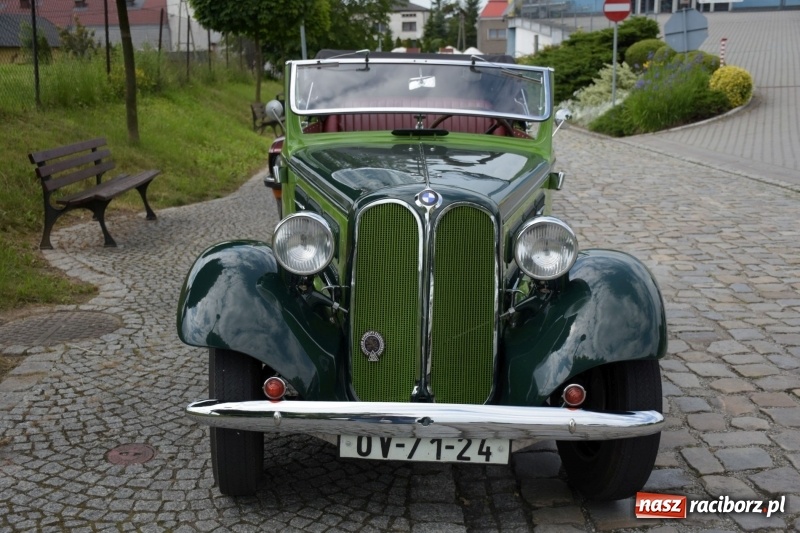 Zdjęcie w galerii na portalu naszraciborz.pl: Kochajcie oldtimery! Czar starych samochodów w Krzyżanowicach [FOTO]  wiadomości z regionu