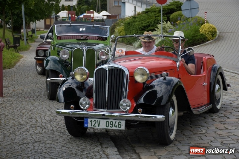 Zdjęcie w galerii na portalu naszraciborz.pl: Kochajcie oldtimery! Czar starych samochodów w Krzyżanowicach [FOTO]  wiadomości z regionu