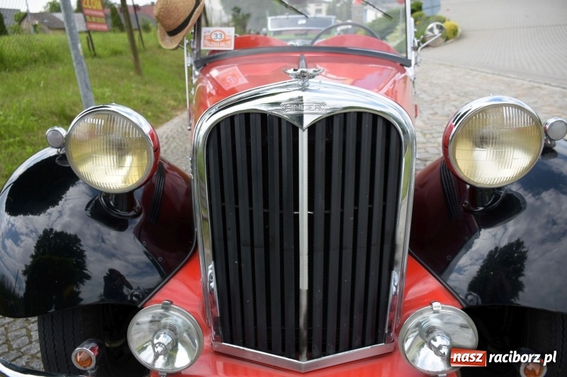 Zdjęcie w galerii na portalu naszraciborz.pl: Kochajcie oldtimery! Czar starych samochodów w Krzyżanowicach [FOTO]  wiadomości z regionu