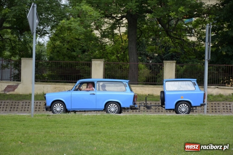 Zdjęcie w galerii na portalu naszraciborz.pl: Kochajcie oldtimery! Czar starych samochodów w Krzyżanowicach [FOTO]  wiadomości z regionu