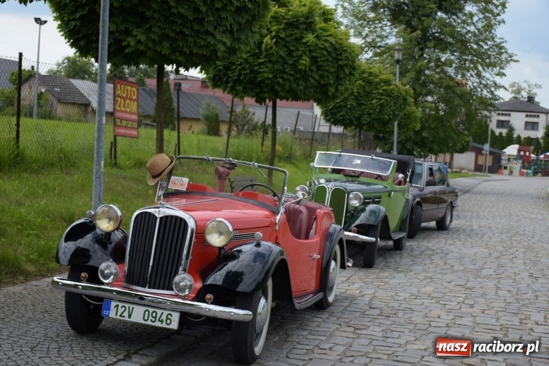 Zdjęcie w galerii na portalu naszraciborz.pl: Kochajcie oldtimery! Czar starych samochodów w Krzyżanowicach [FOTO]  wiadomości z regionu
