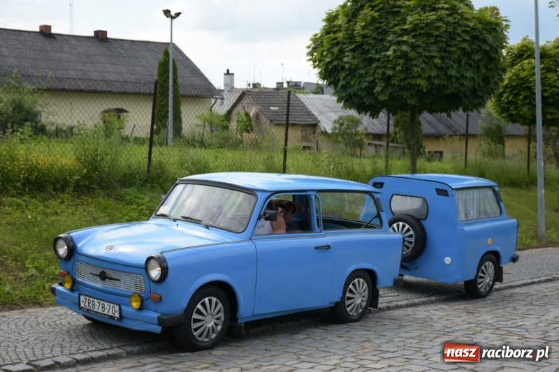 Zdjęcie w galerii na portalu naszraciborz.pl: Kochajcie oldtimery! Czar starych samochodów w Krzyżanowicach [FOTO]  wiadomości z regionu