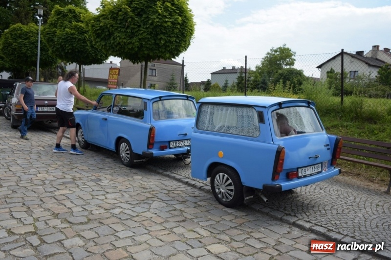 Zdjęcie w galerii na portalu naszraciborz.pl: Kochajcie oldtimery! Czar starych samochodów w Krzyżanowicach [FOTO]  wiadomości z regionu