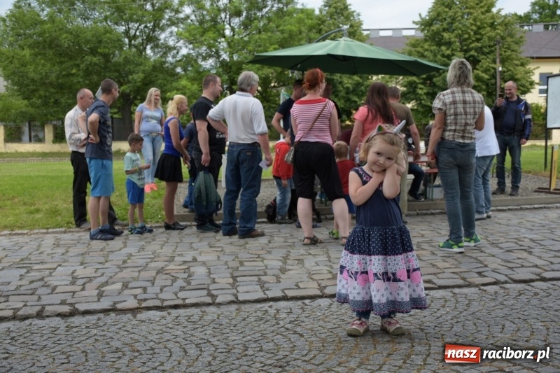 Zdjęcie w galerii na portalu naszraciborz.pl: Kochajcie oldtimery! Czar starych samochodów w Krzyżanowicach [FOTO]  wiadomości z regionu