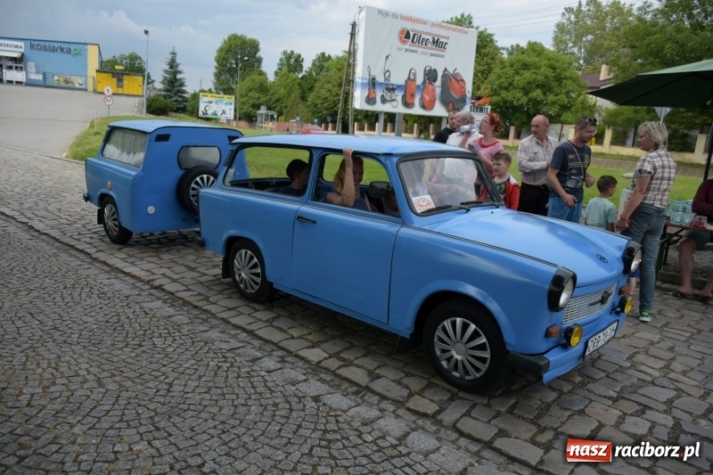 Zdjęcie w galerii na portalu naszraciborz.pl: Kochajcie oldtimery! Czar starych samochodów w Krzyżanowicach [FOTO]  wiadomości z regionu