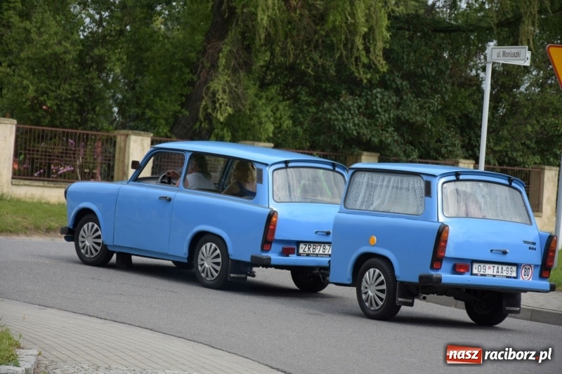 Zdjęcie w galerii na portalu naszraciborz.pl: Kochajcie oldtimery! Czar starych samochodów w Krzyżanowicach [FOTO]  wiadomości z regionu