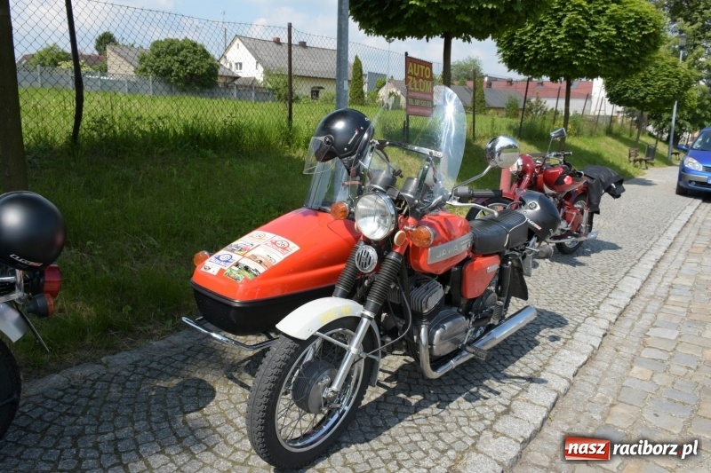 Zdjęcie w galerii na portalu naszraciborz.pl: Kochajcie oldtimery! Czar starych samochodów w Krzyżanowicach [FOTO]  wiadomości z regionu
