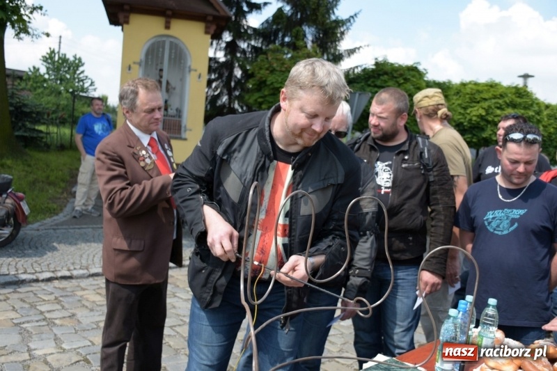 Zdjęcie w galerii na portalu naszraciborz.pl: Kochajcie oldtimery! Czar starych samochodów w Krzyżanowicach [FOTO]  wiadomości z regionu