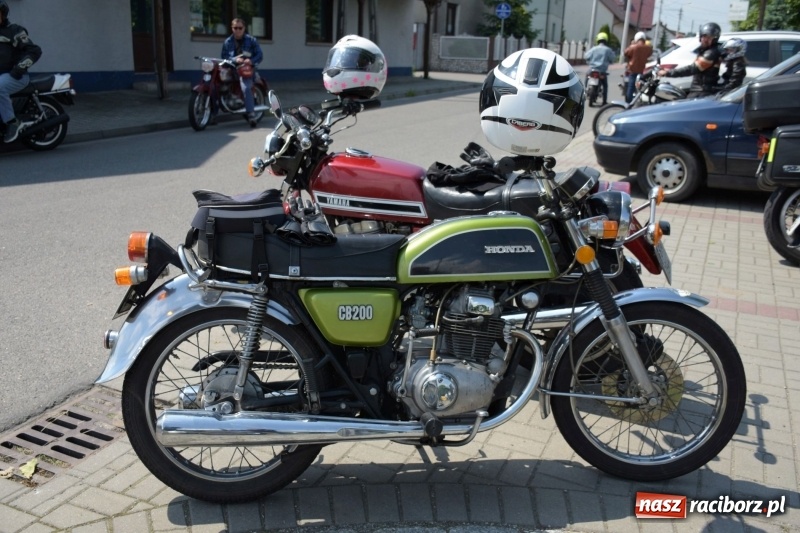 Zdjęcie w galerii na portalu naszraciborz.pl: Kochajcie oldtimery! Czar starych samochodów w Krzyżanowicach [FOTO]  wiadomości z regionu