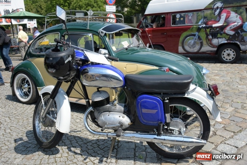 Zdjęcie w galerii na portalu naszraciborz.pl: Kochajcie oldtimery! Czar starych samochodów w Krzyżanowicach [FOTO]  wiadomości z regionu