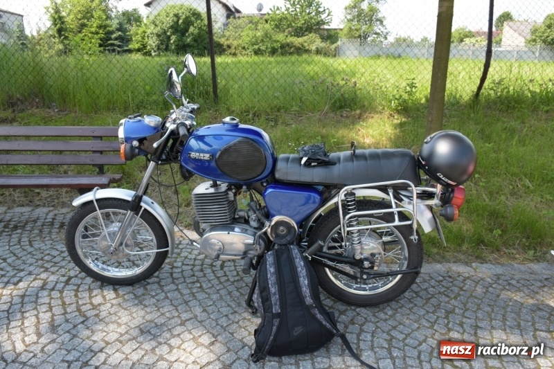 Zdjęcie w galerii na portalu naszraciborz.pl: Kochajcie oldtimery! Czar starych samochodów w Krzyżanowicach [FOTO]  wiadomości z regionu