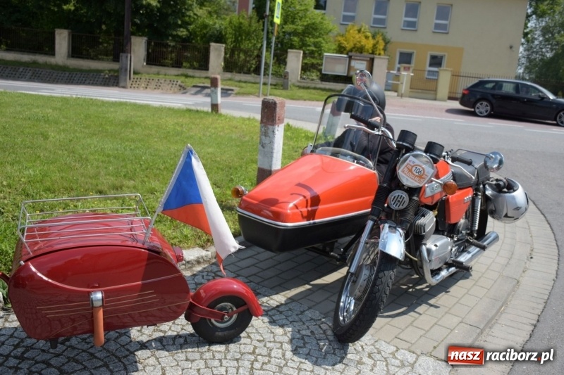 Zdjęcie w galerii na portalu naszraciborz.pl: Kochajcie oldtimery! Czar starych samochodów w Krzyżanowicach [FOTO]  wiadomości z regionu