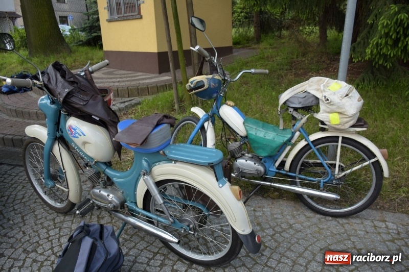 Zdjęcie w galerii na portalu naszraciborz.pl: Kochajcie oldtimery! Czar starych samochodów w Krzyżanowicach [FOTO]  wiadomości z regionu