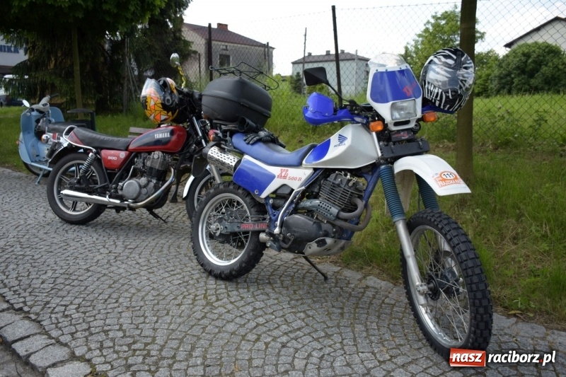 Zdjęcie w galerii na portalu naszraciborz.pl: Kochajcie oldtimery! Czar starych samochodów w Krzyżanowicach [FOTO]  wiadomości z regionu