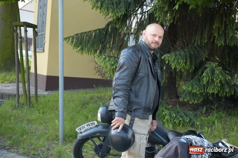 Zdjęcie w galerii na portalu naszraciborz.pl: Kochajcie oldtimery! Czar starych samochodów w Krzyżanowicach [FOTO]  wiadomości z regionu