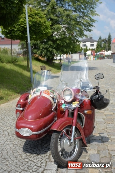 Zdjęcie w galerii na portalu naszraciborz.pl: Kochajcie oldtimery! Czar starych samochodów w Krzyżanowicach [FOTO]  wiadomości z regionu