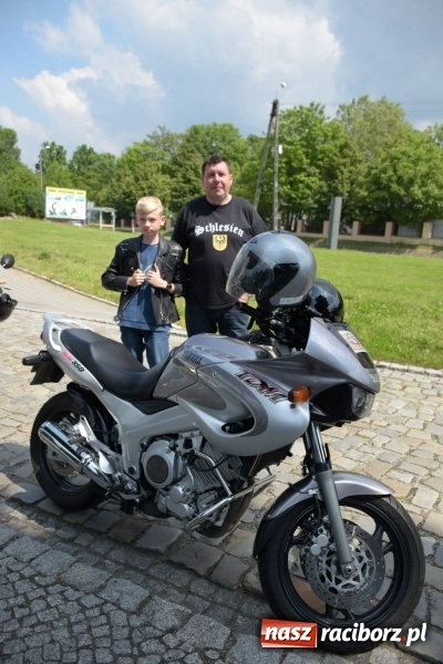 Zdjęcie w galerii na portalu naszraciborz.pl: Kochajcie oldtimery! Czar starych samochodów w Krzyżanowicach [FOTO]  wiadomości z regionu