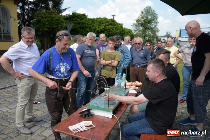 Zdjęcie w galerii na portalu naszraciborz.pl: Kochajcie oldtimery! Czar starych samochodów w Krzyżanowicach [FOTO]  wiadomości z regionu