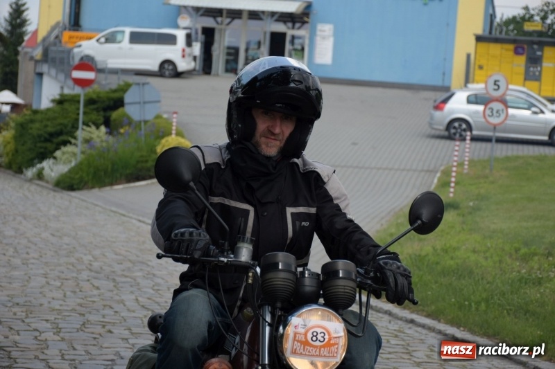 Zdjęcie w galerii na portalu naszraciborz.pl: Kochajcie oldtimery! Czar starych samochodów w Krzyżanowicach [FOTO]  wiadomości z regionu