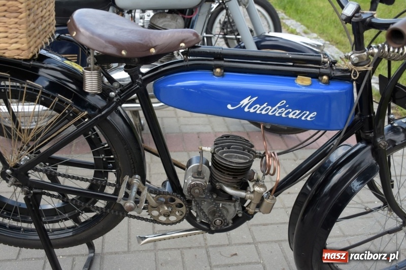 Zdjęcie w galerii na portalu naszraciborz.pl: Kochajcie oldtimery! Czar starych samochodów w Krzyżanowicach [FOTO]  wiadomości z regionu