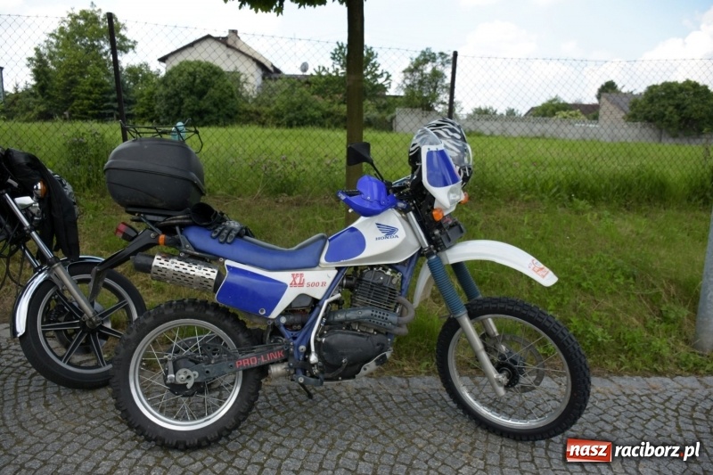 Zdjęcie w galerii na portalu naszraciborz.pl: Kochajcie oldtimery! Czar starych samochodów w Krzyżanowicach [FOTO]  wiadomości z regionu