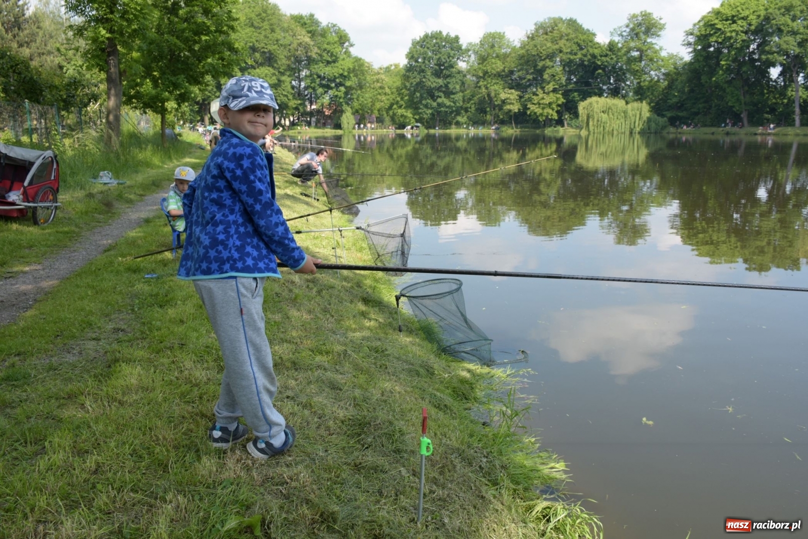Zdjęcie w galerii na portalu naszraciborz.pl: Wędkarski Dzień Dziecka na Trzecioku  wiadomości z regionu