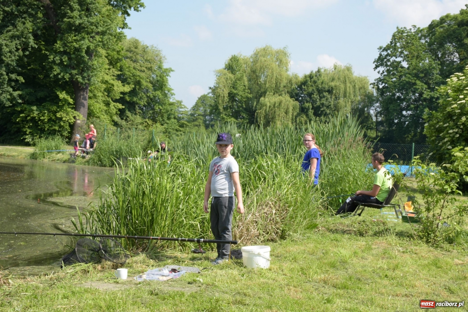 Zdjęcie w galerii na portalu naszraciborz.pl: Wędkarski Dzień Dziecka na Trzecioku  wiadomości z regionu